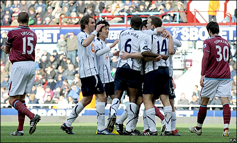 Lee Chung-yong celebrates Kevin Davies' goal against West Ham which he set up